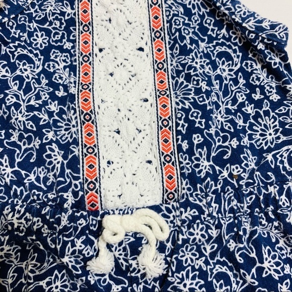 Carter’s baby girls NB romper - Picture 2 of 4